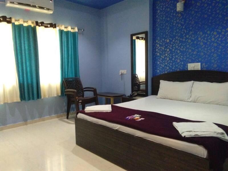 Hotel Krisha Daman Bagian luar foto